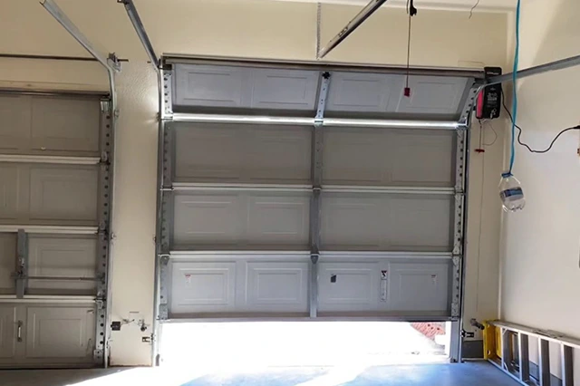 Door Lifting Unevenly 640 x 426-2