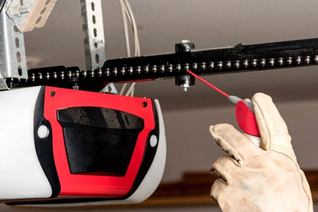 Excessive Noise 640 x 426-4